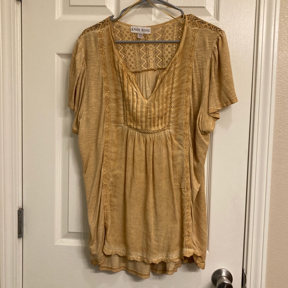 Cute yellow shirt